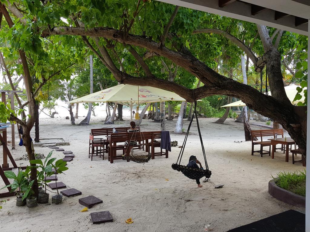 Surf Deck Hotel Thulusdhoo Exterior photo