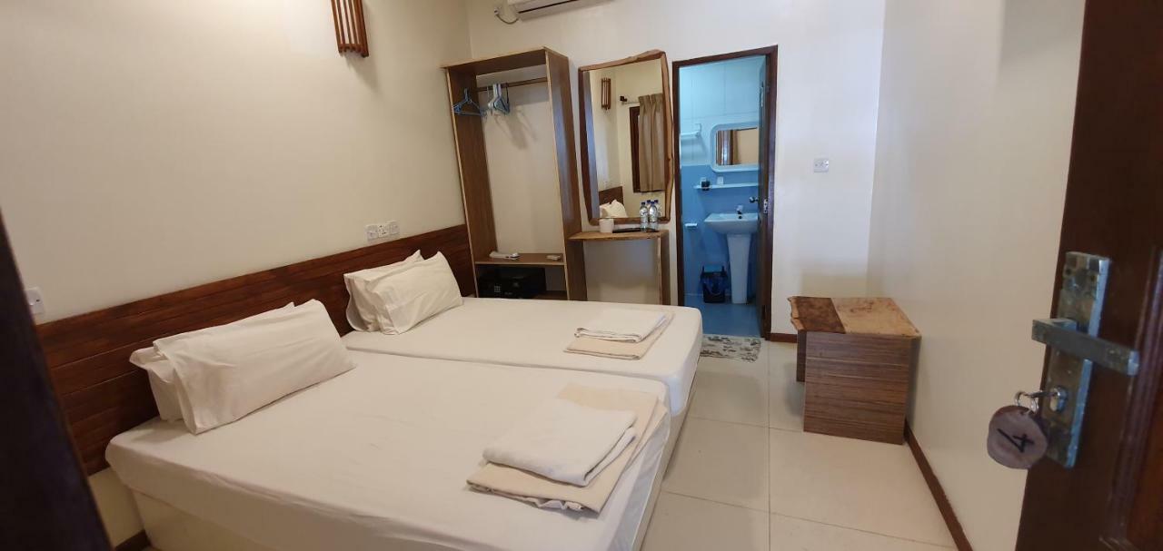 Surf Deck Hotel Thulusdhoo Exterior photo